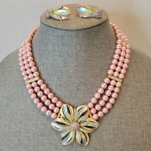 Vntg Faux Pink Pearl Necklace 3 Strands Enamel & Rhinestone Flower W/ Earrings